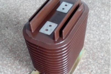 如何區分電壓互感器和電流互感器？